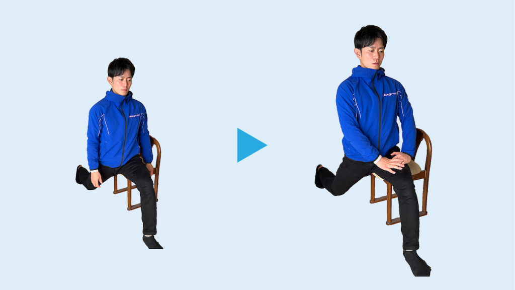 腸腰筋ストレッチをしている画像。
最初に椅子に腰をかけて、その後に両手を膝の上に乗せて体を起こす。